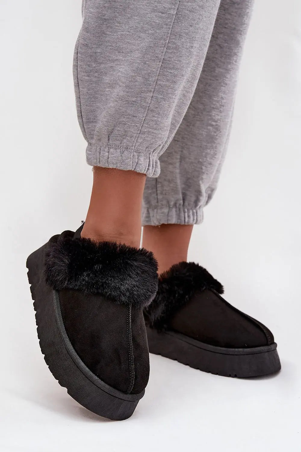 Slippers model 222290 Step in style