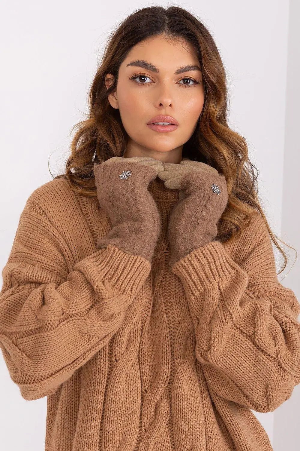 AT Gloves model 190590 - Honesty Sales