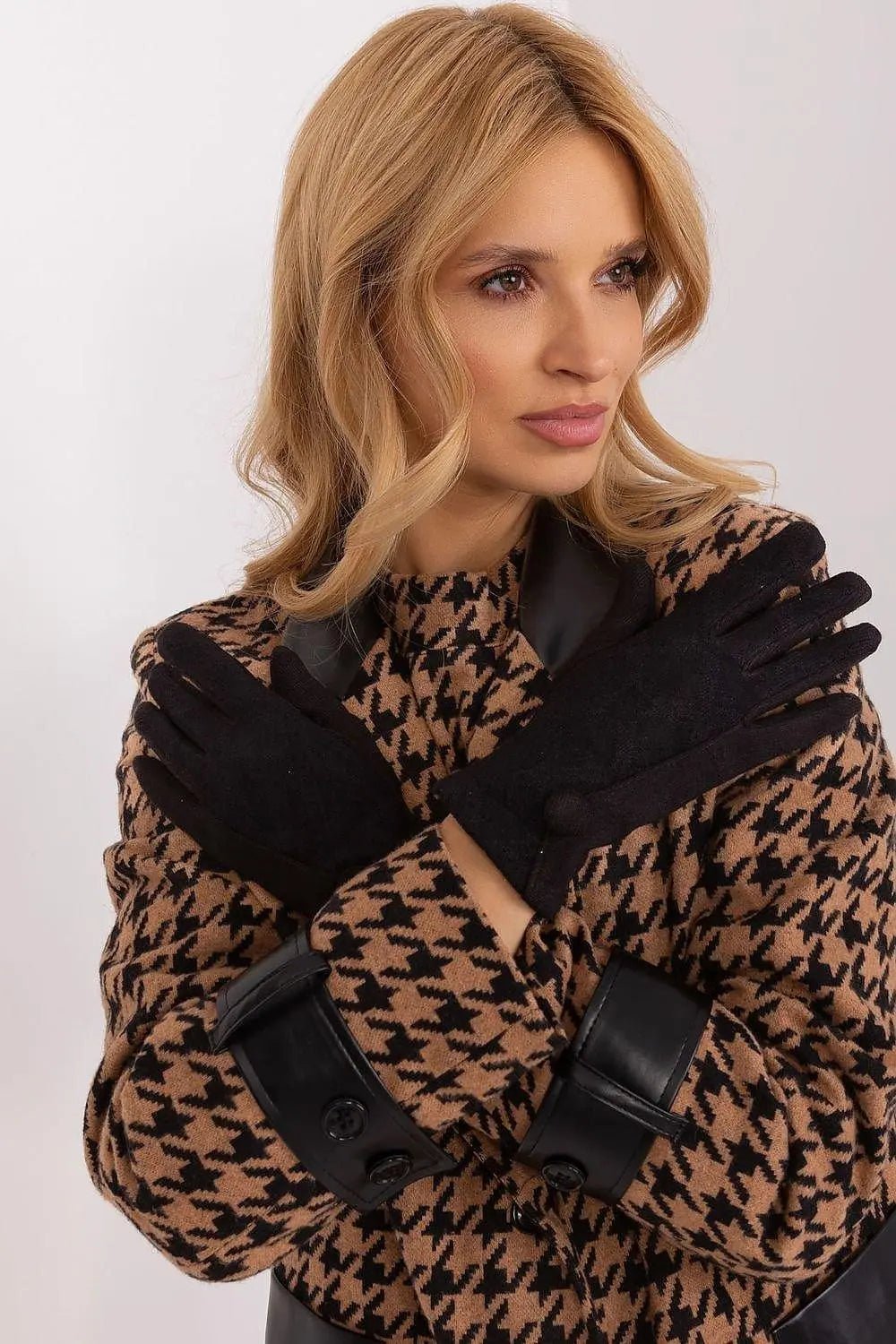 AT Gloves model 191345 - Honesty Sales