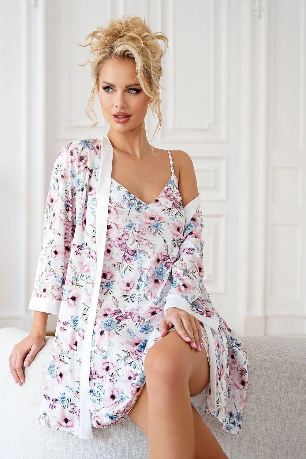 Donna shiny white satin nightgown - Honesty Sales