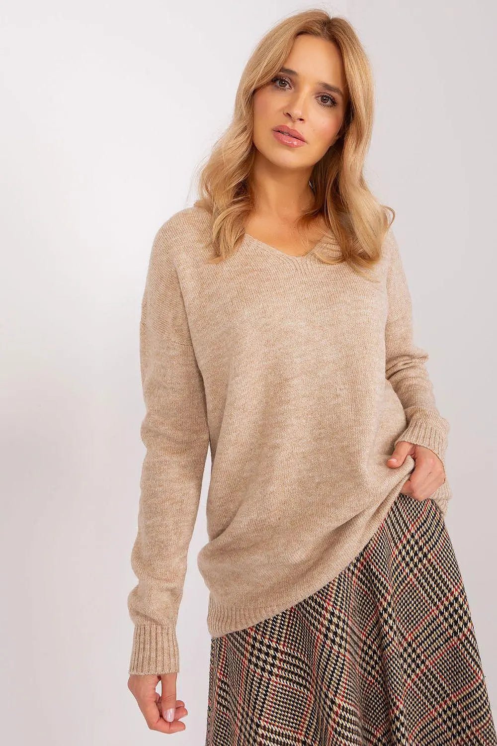 Rue Paris acrylic long sleeve and heart neckline sweater - Honesty Sales