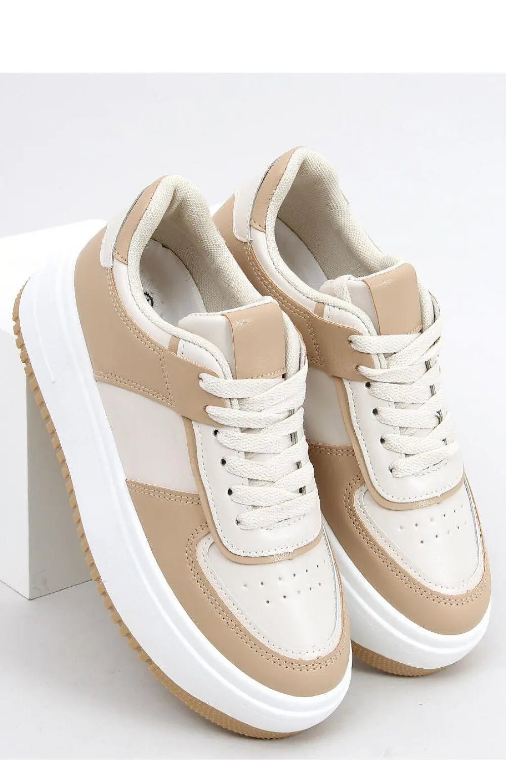 Sneakers model 163925 Inello - Honesty Sales