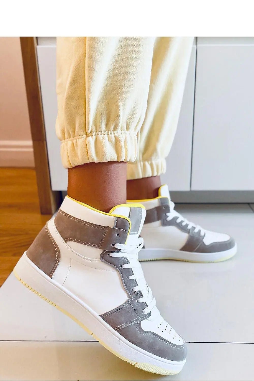 Sneakers model 170606 Inello - Honesty Sales