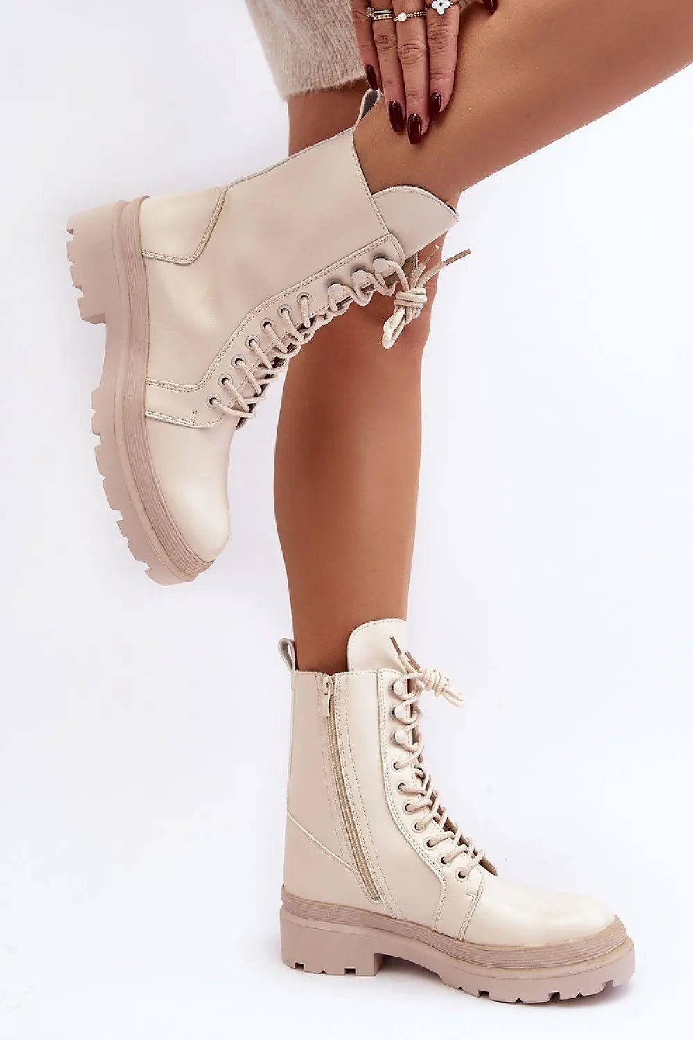 Step in style Stylish women's autumn-winter boots - Honesty Sales