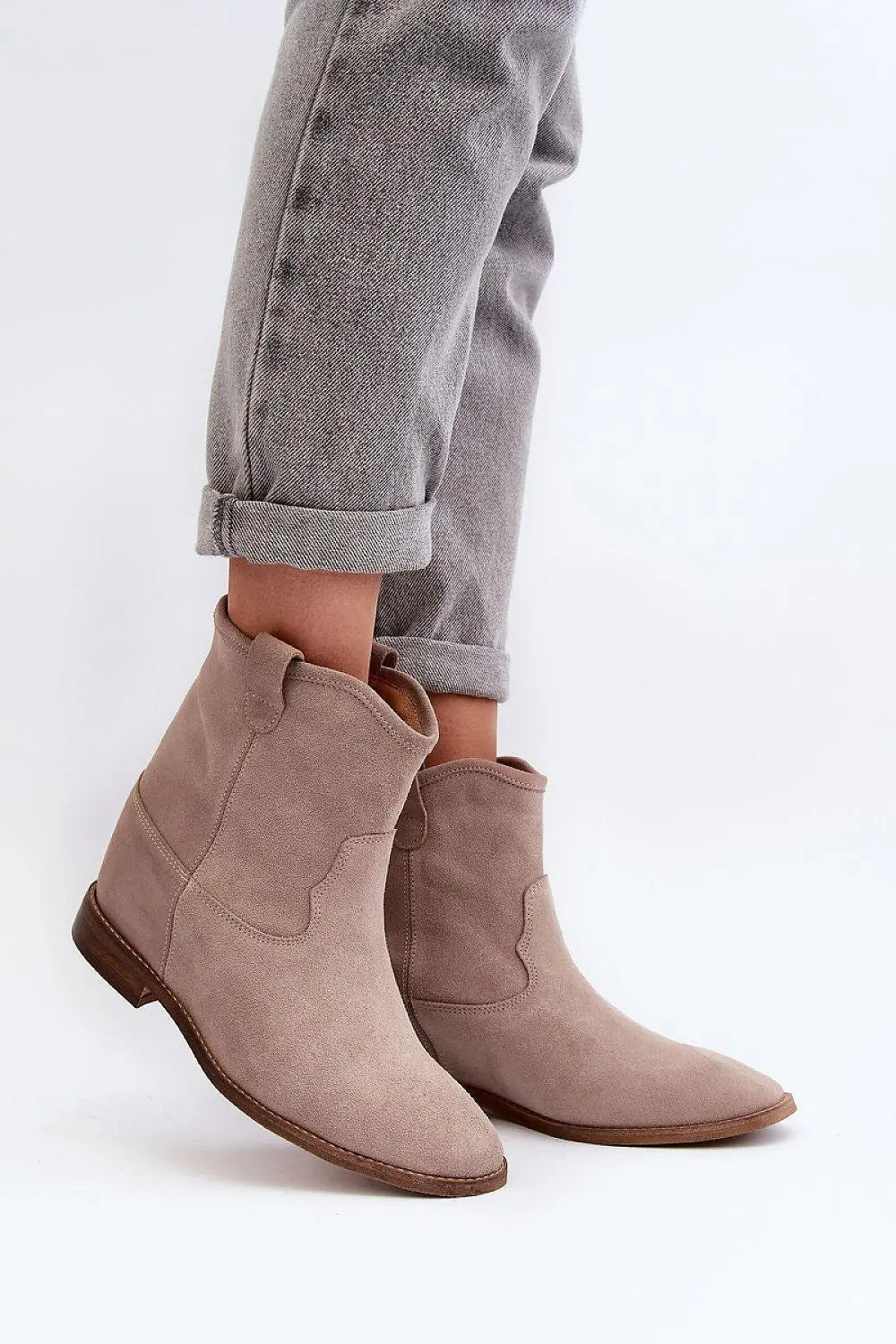 Step in style Women's boots made of natural suede - Honesty Sales