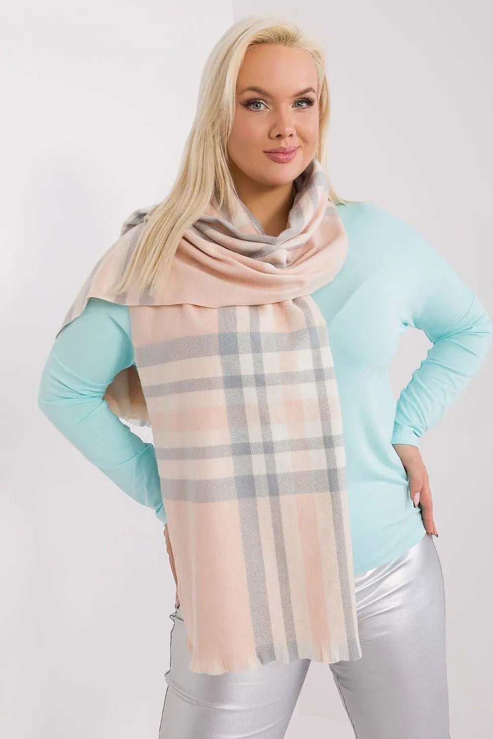 Versatile Check Scarf – Add Warmth and Style to Your Cold-Weather Wardrobe - Honesty Sales