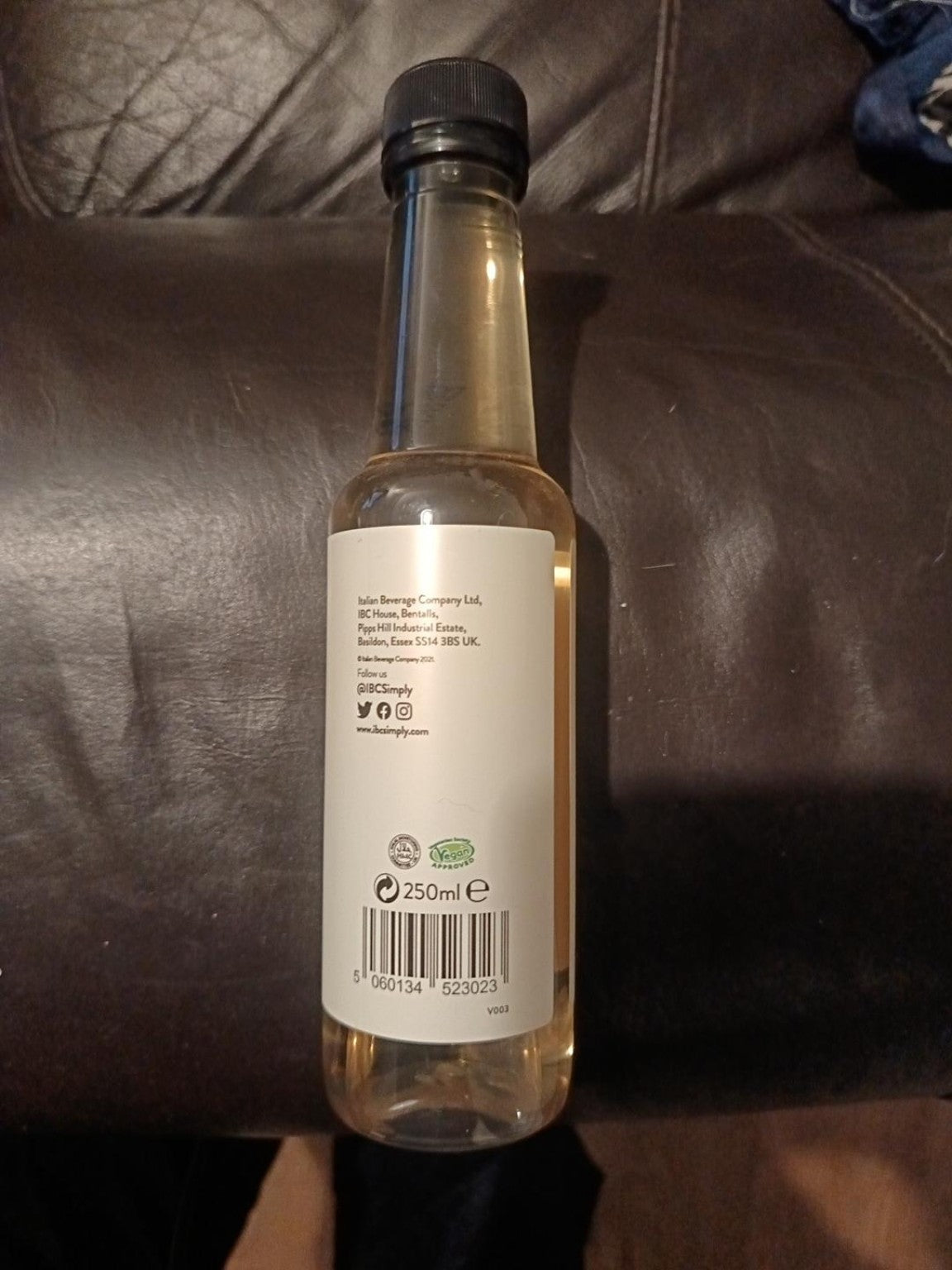 Simply Vanilla 250ml syrup rear barcode packaging