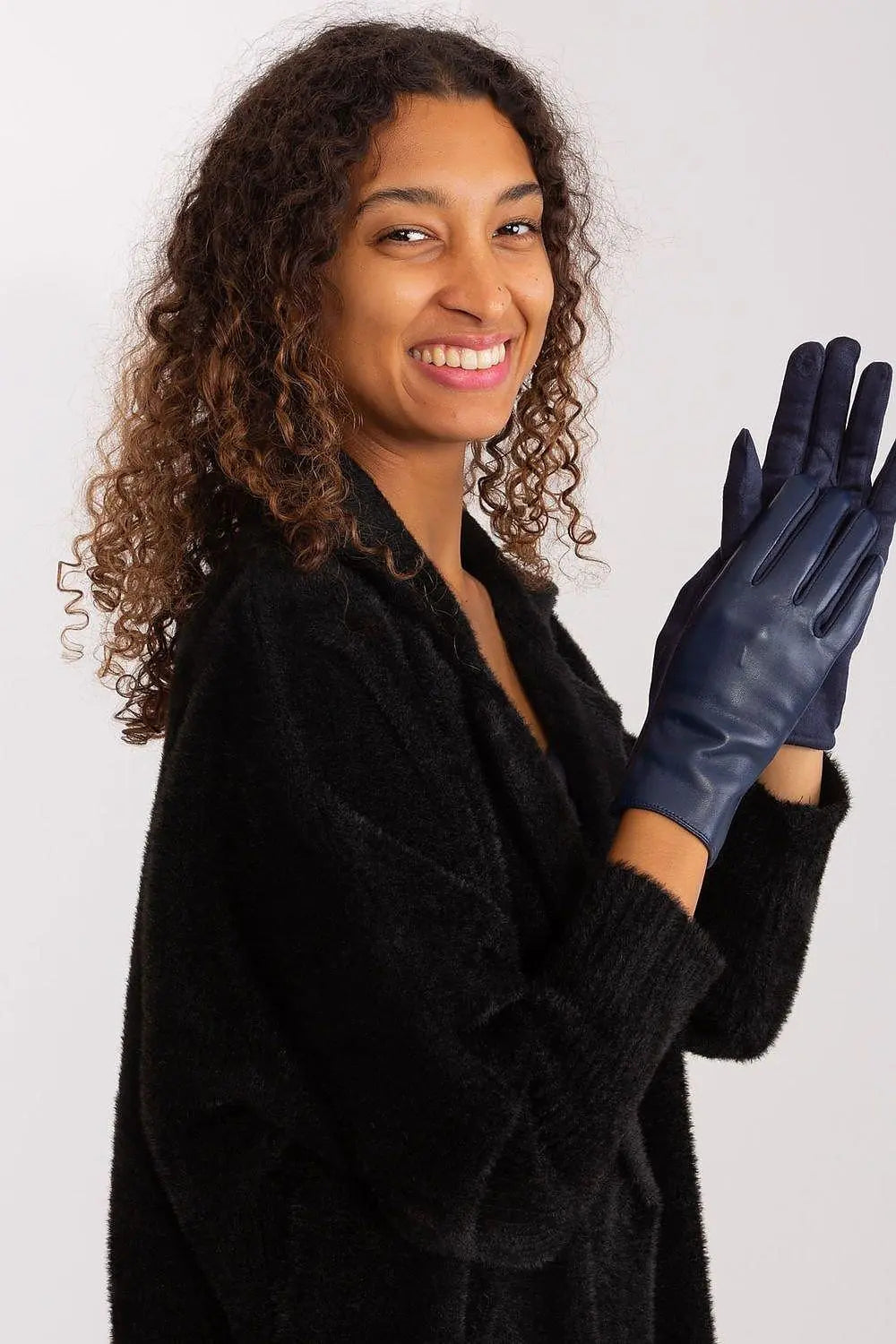 Gloves model 191084 AT - Honesty Sales U.K