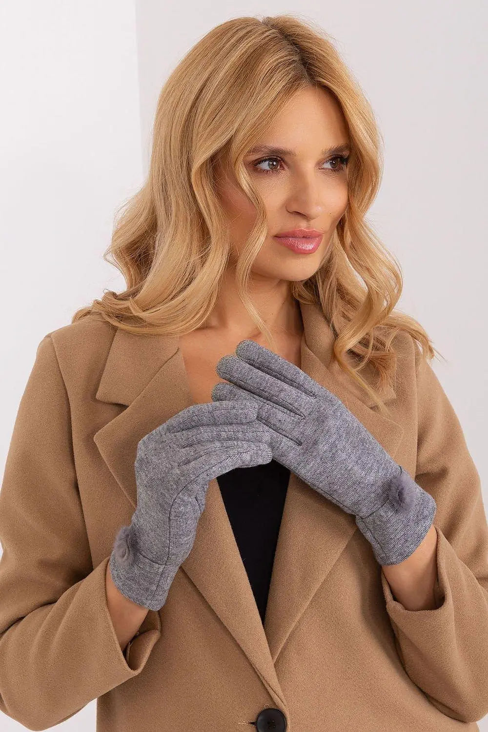 Gloves model 191104 AT - Honesty Sales U.K