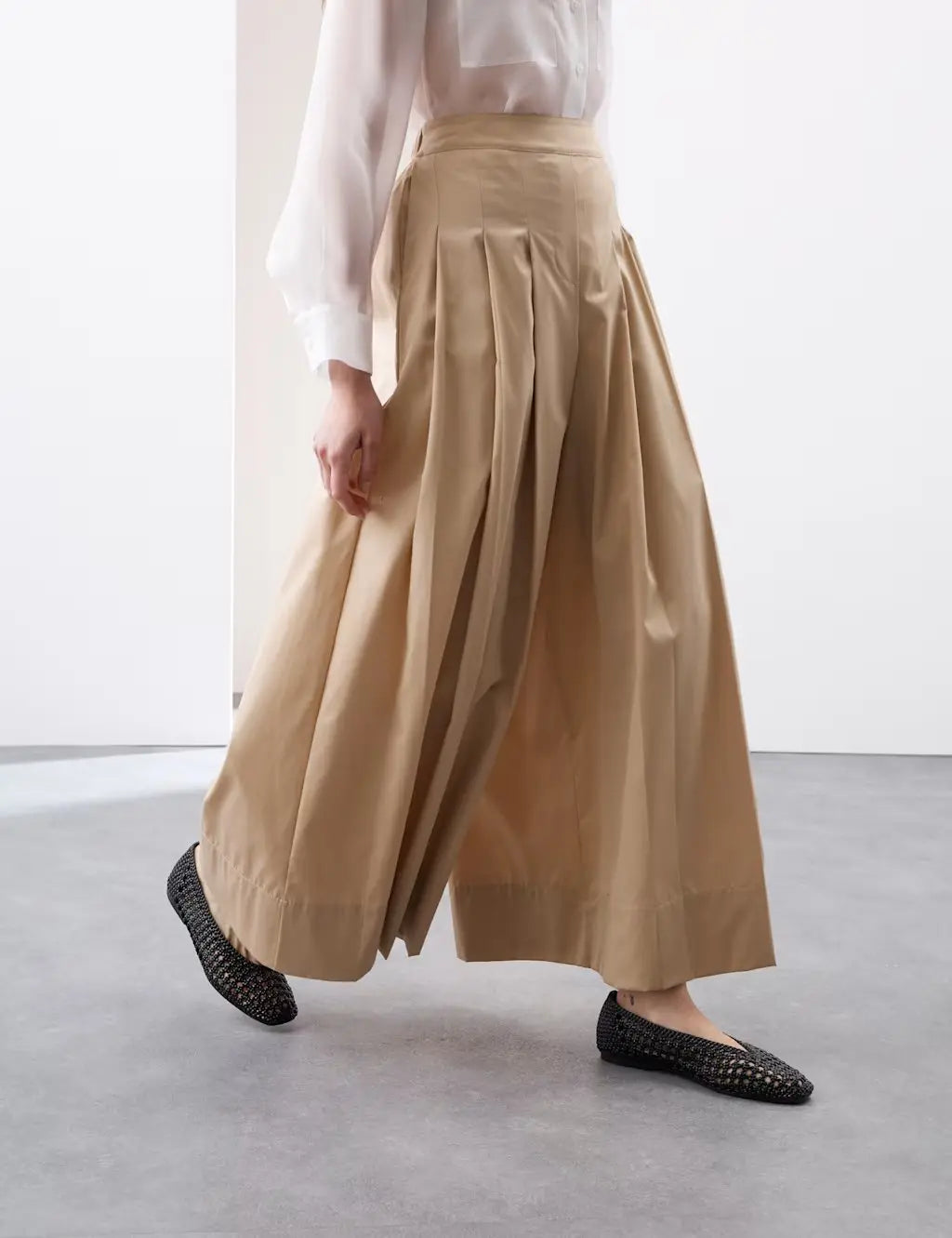 Autograph Pleat Front Super Wide Leg Trousers Secondary image
