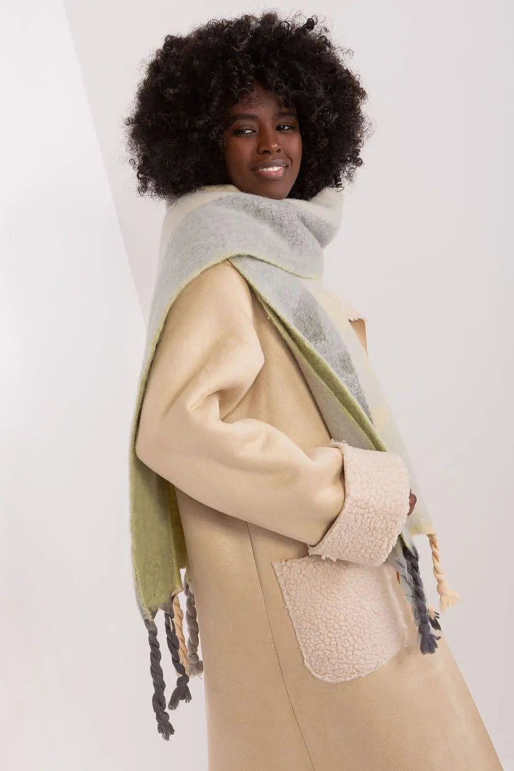 Shawl model 190561 AT - Honesty Sales U.K