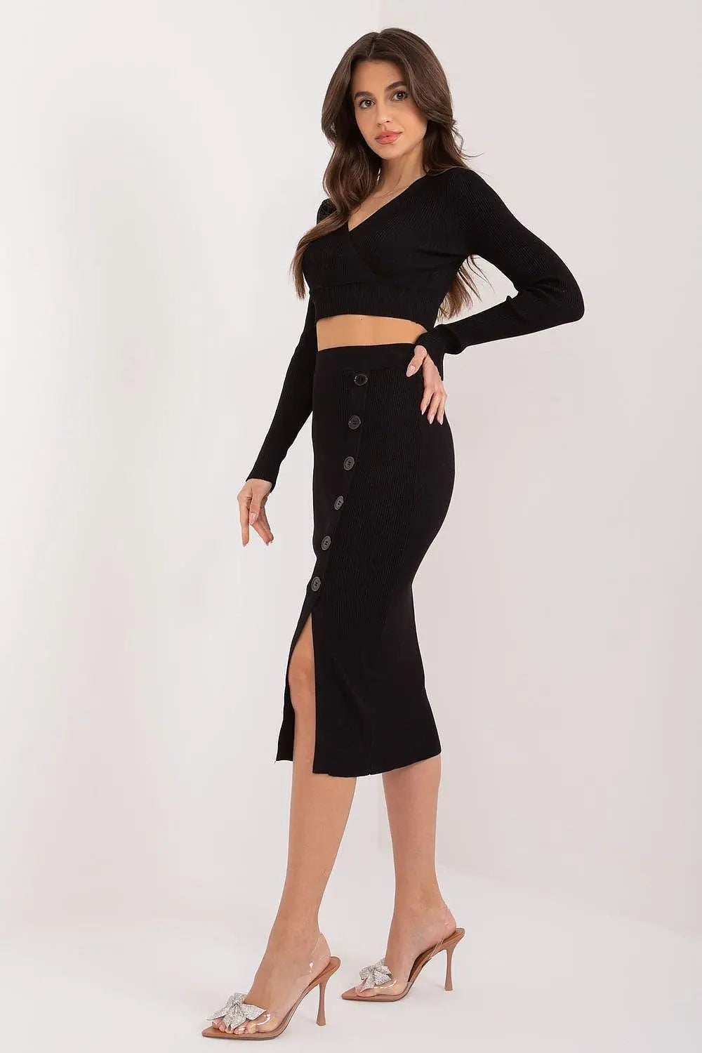 Factory Price long-sleeved sweater and midi skirt Secondary image
