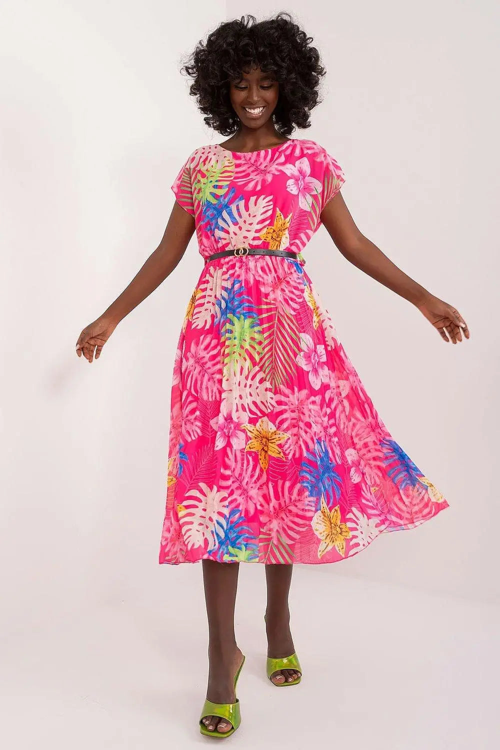 Italy Moda summer dress with short sleeves, round neckline, flared bottom - Honesty Sales