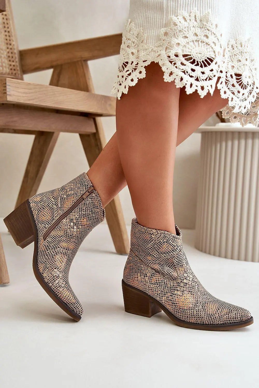 Heel boots model 199062 Step in style - Honesty Sales U.K