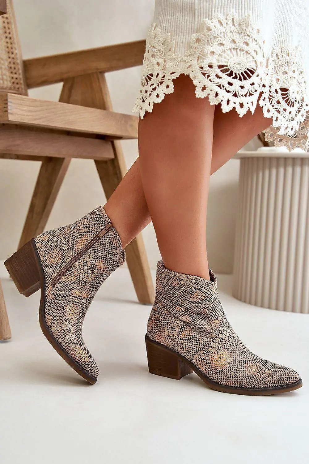 Heel boots model 199062 Step in style - Honesty Sales U.K