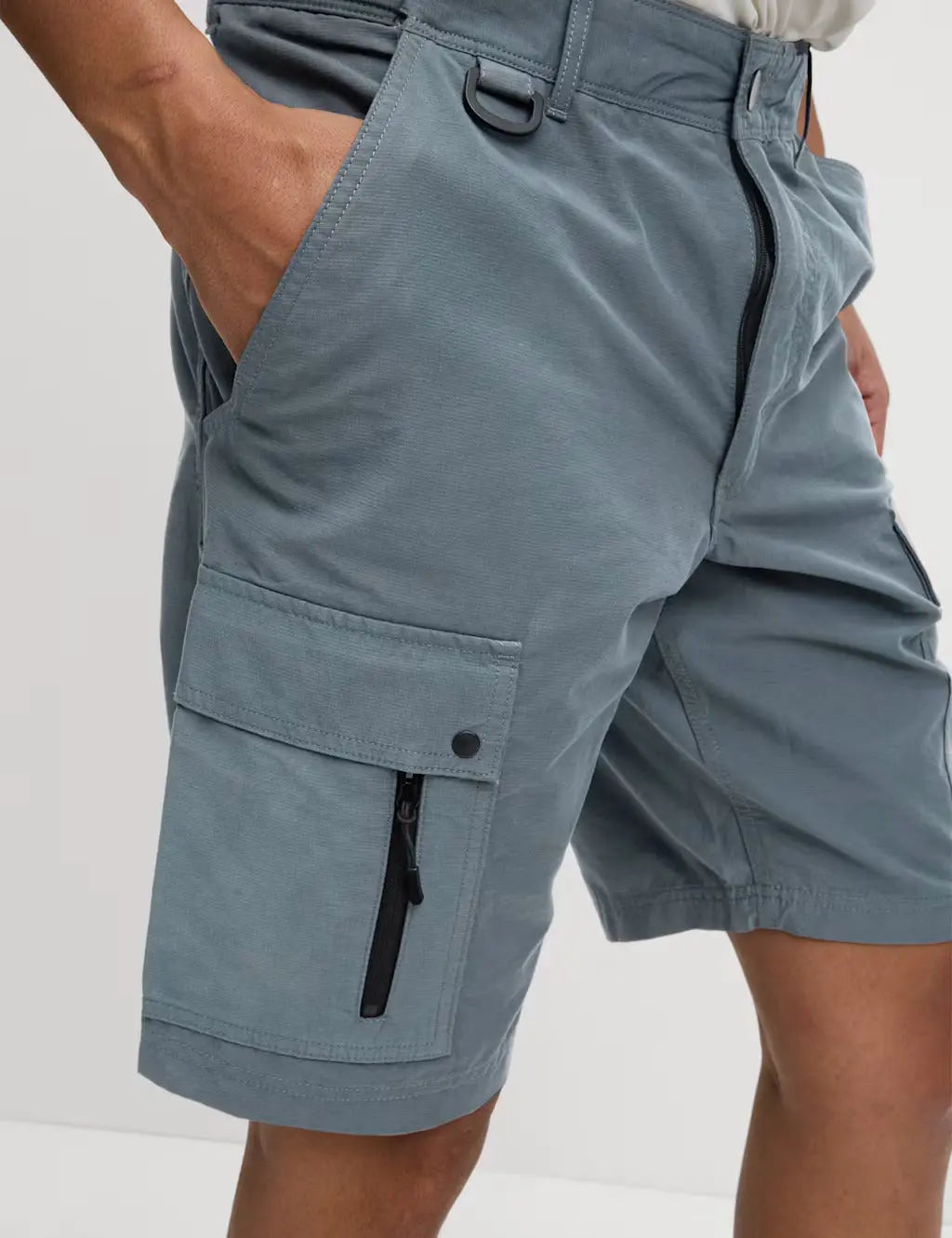 Ripstop Textured Trekking Shorts with Stormwear™ Zweitbild