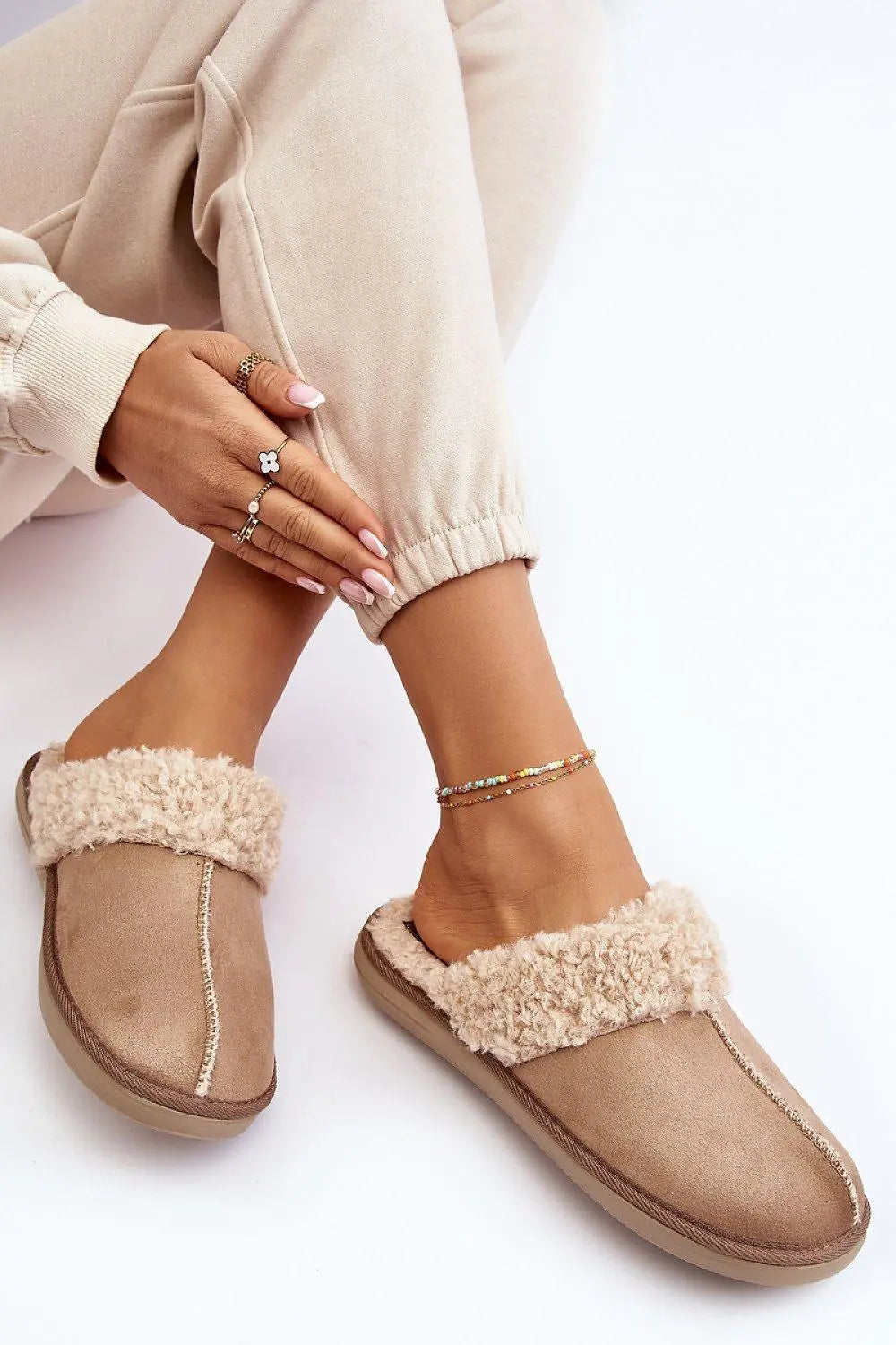 Slippers model 188671 Step in style - Honesty Sales U.K