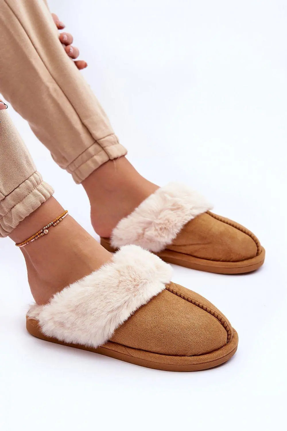 Slippers model 188693 Step in style - Honesty Sales U.K