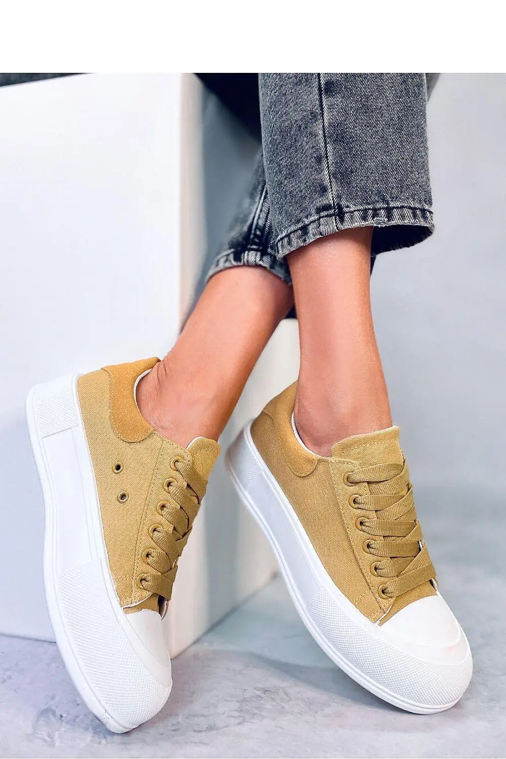 Sneakers model 177310 Inello - Honesty Sales U.K
