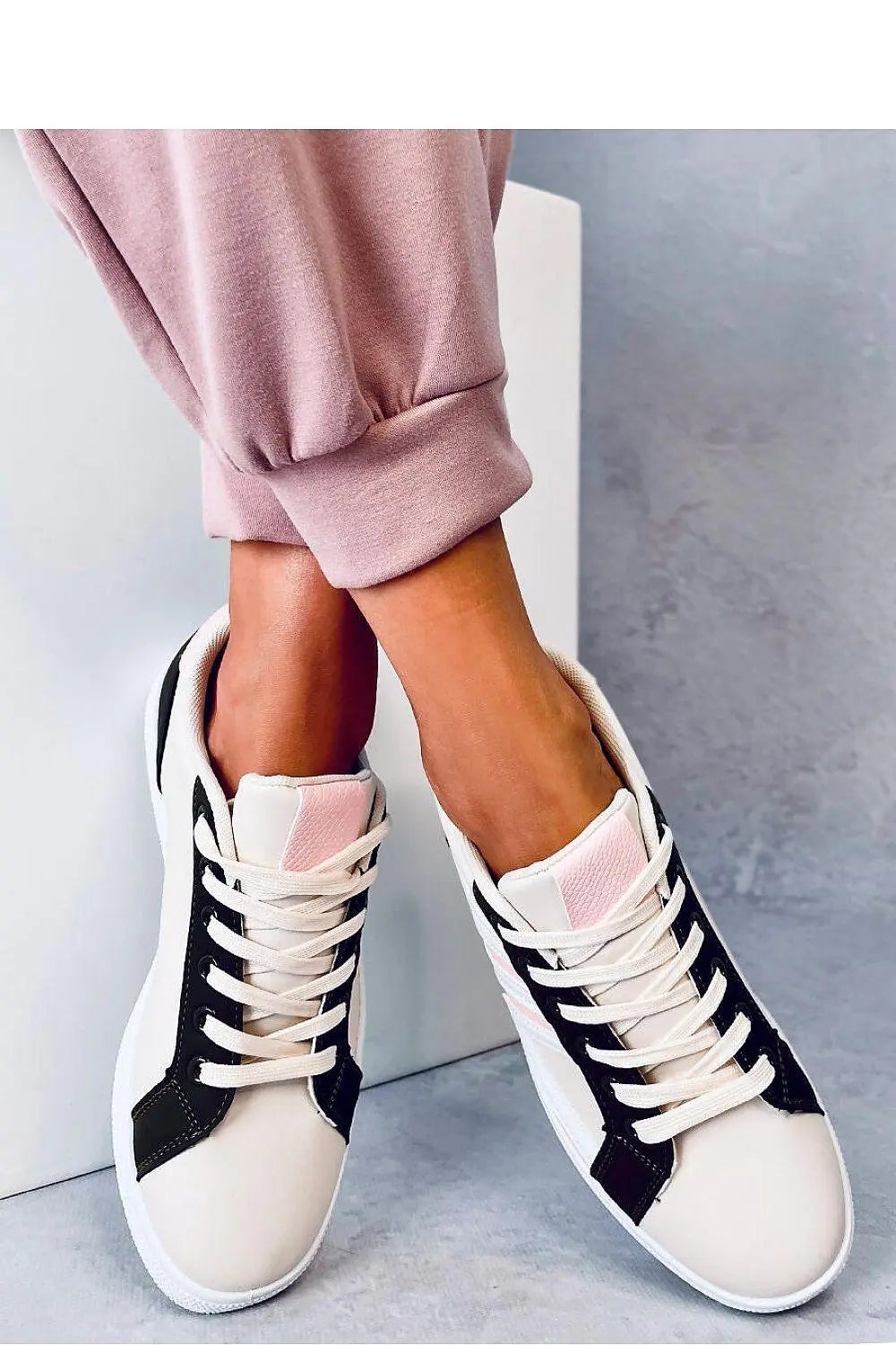 Sneakers model 184268 Inello - Honesty Sales U.K