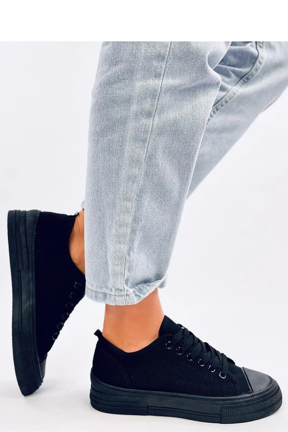 Sneakers model 193363 Inello - Honesty Sales U.K