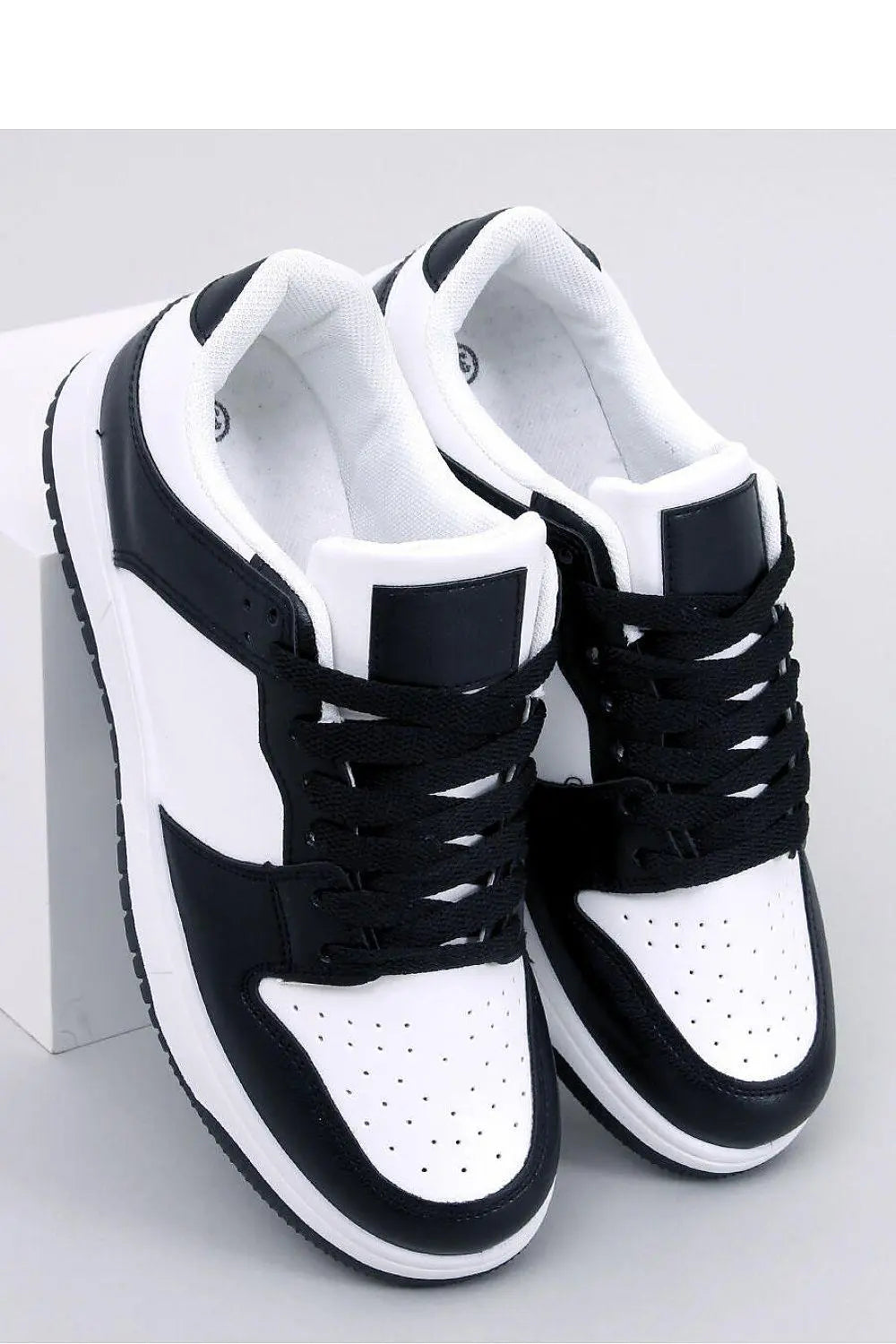 Sport Shoes model 184224 Inello - Honesty Sales U.K Image principale du produit