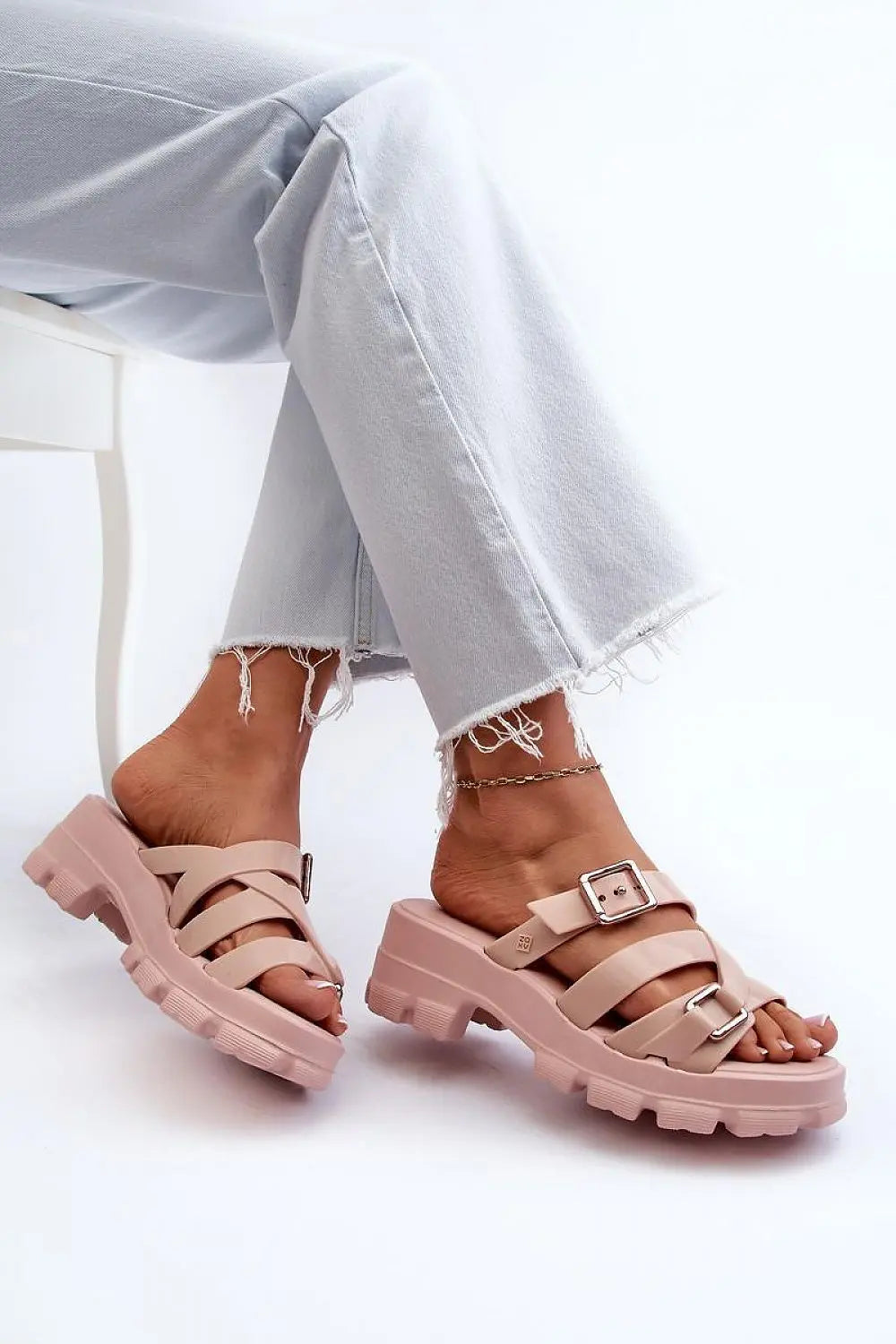 Step in style ZAXY brand flip flops made of high-quality material Image secondaire du produit