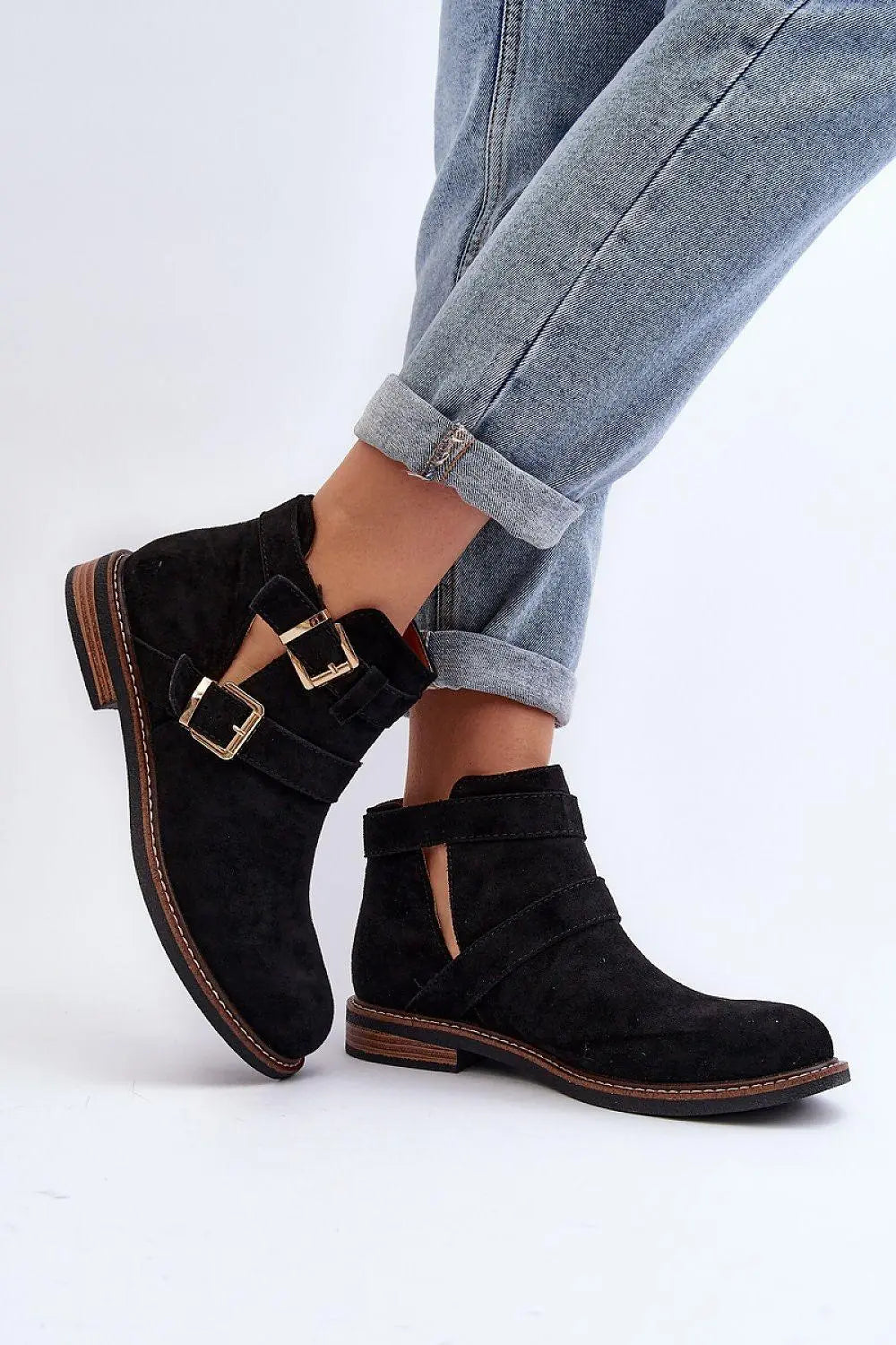 Step in style classic women's boots made of eco-suede Image secondaire du produit