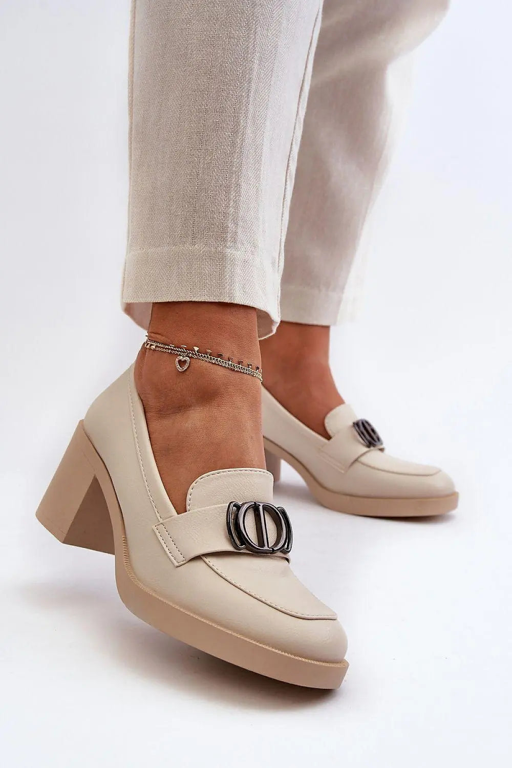 Heeled low shoes model 195401 Step in style - Honesty Sales U.K