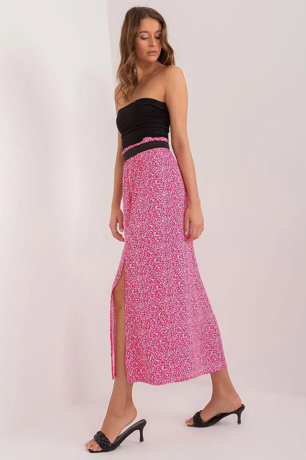 Sublevel stylish long skirt Secondary image