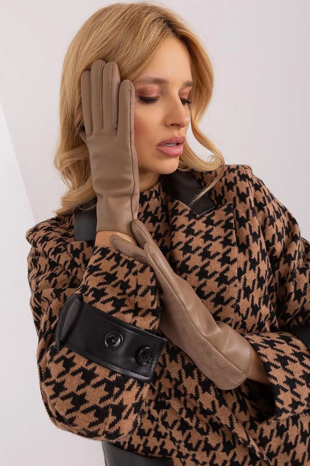 AT Fashionable Women’s Gloves with Phone-Friendly Embroidery - Honesty Sales
