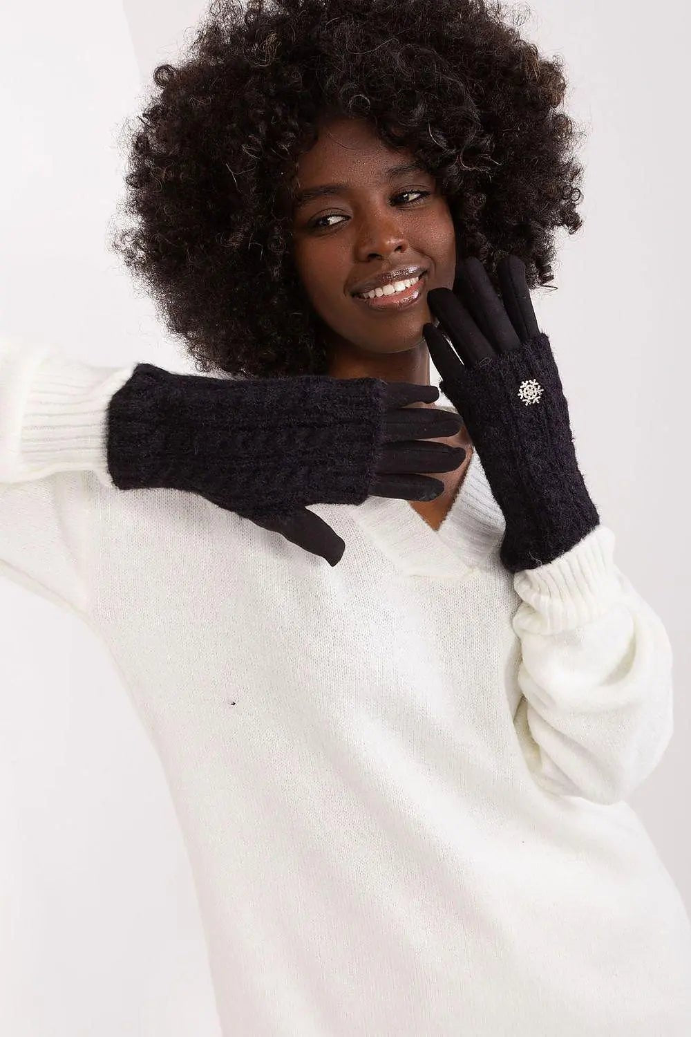 AT Gloves model 190590 - Honesty Sales