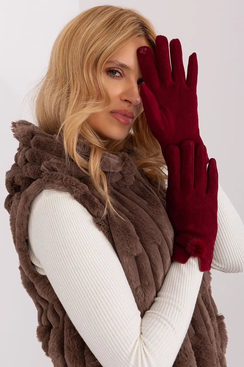 AT Gloves model 191073 - Honesty Sales