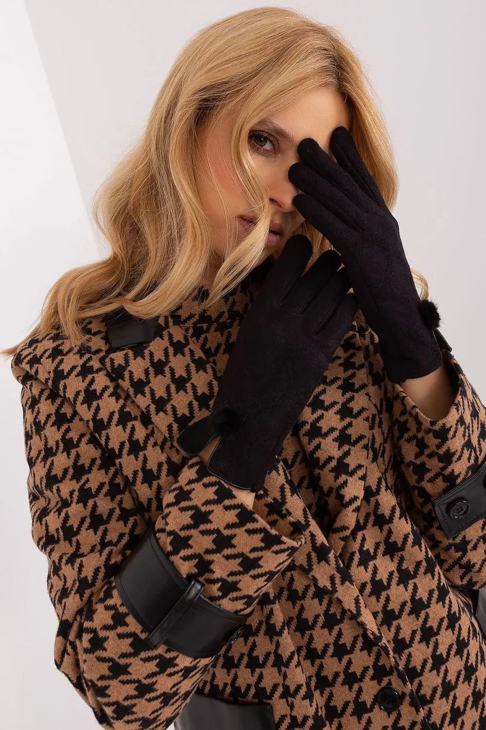 AT Gloves model 191073 - Honesty Sales
