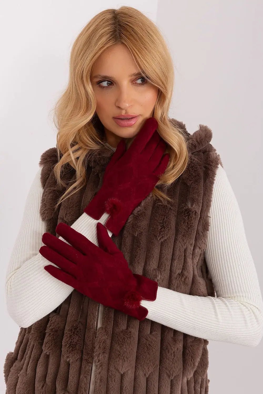 AT Gloves model 191073 - Honesty Sales