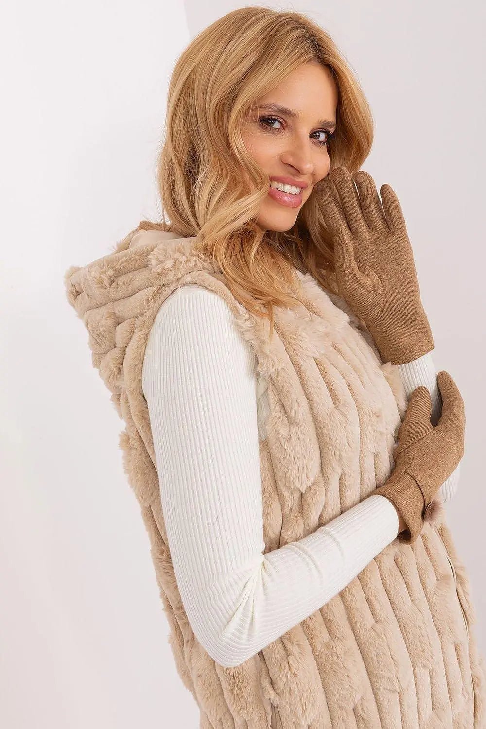 AT Gloves model 191104 - Honesty Sales