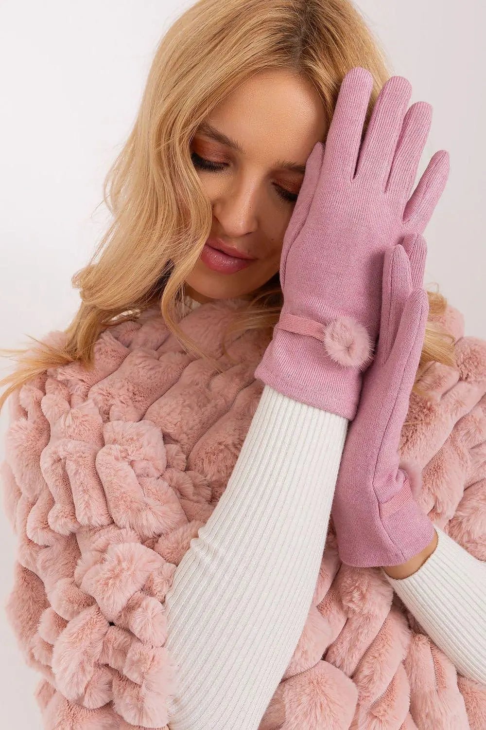 AT Gloves model 191104 - Honesty Sales