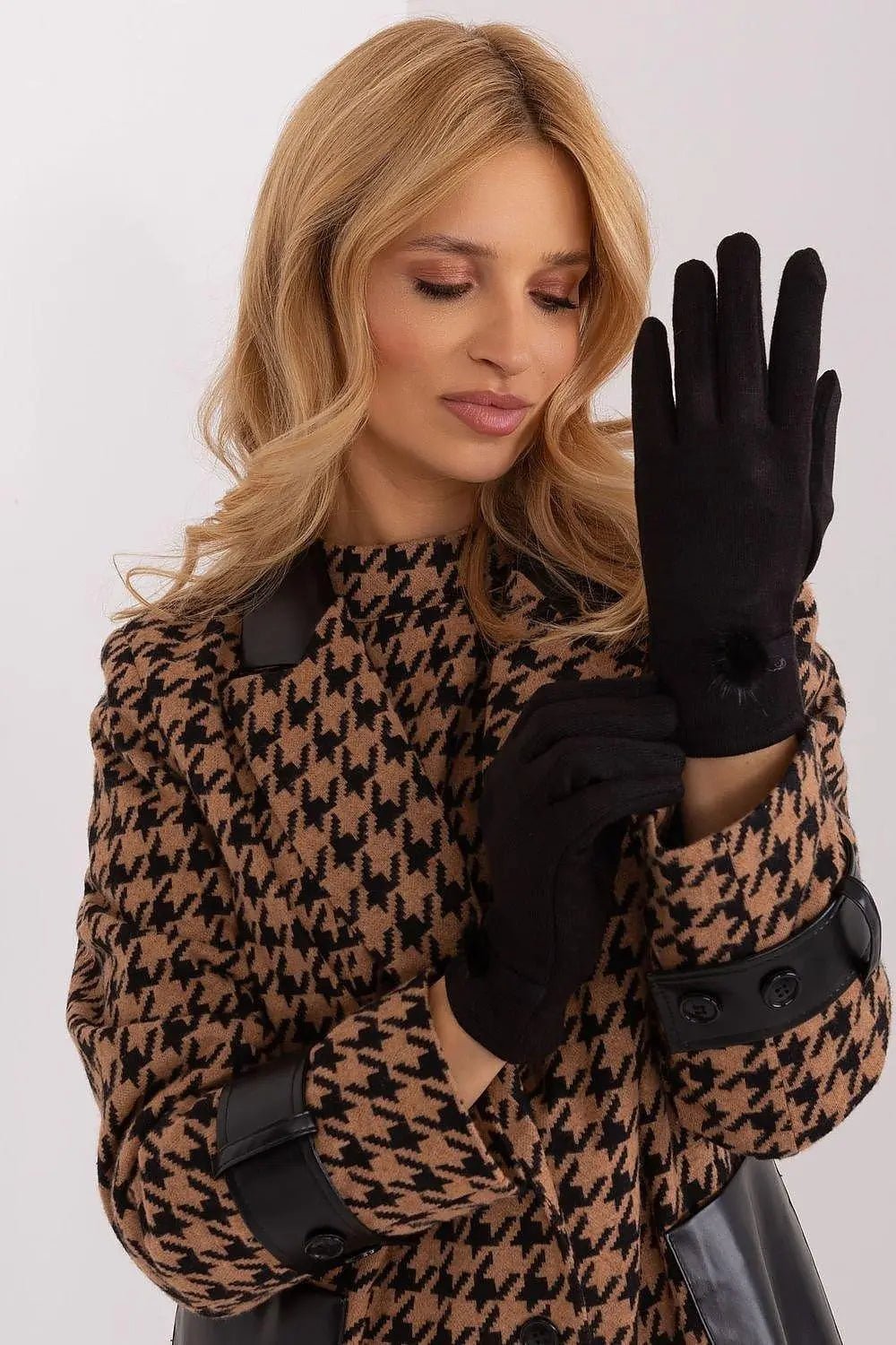 AT Gloves model 191104 - Honesty Sales