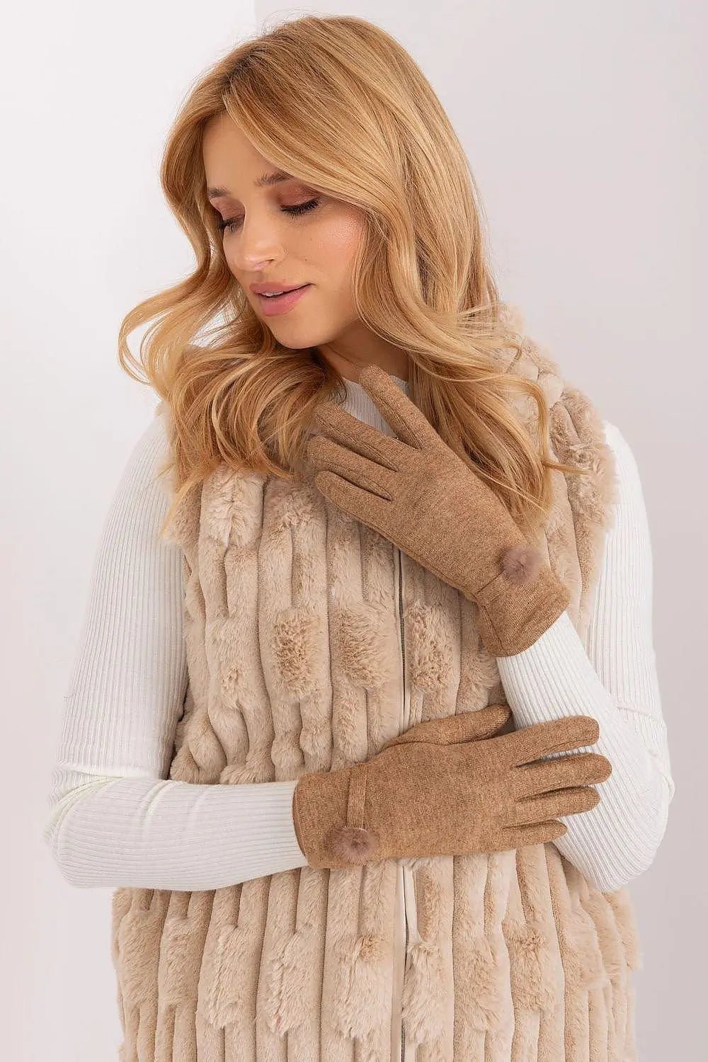 AT Gloves model 191104 - Honesty Sales