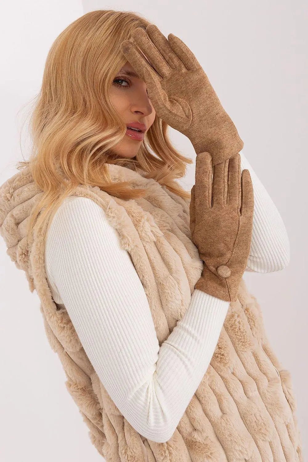AT Gloves model 191345 - Honesty Sales