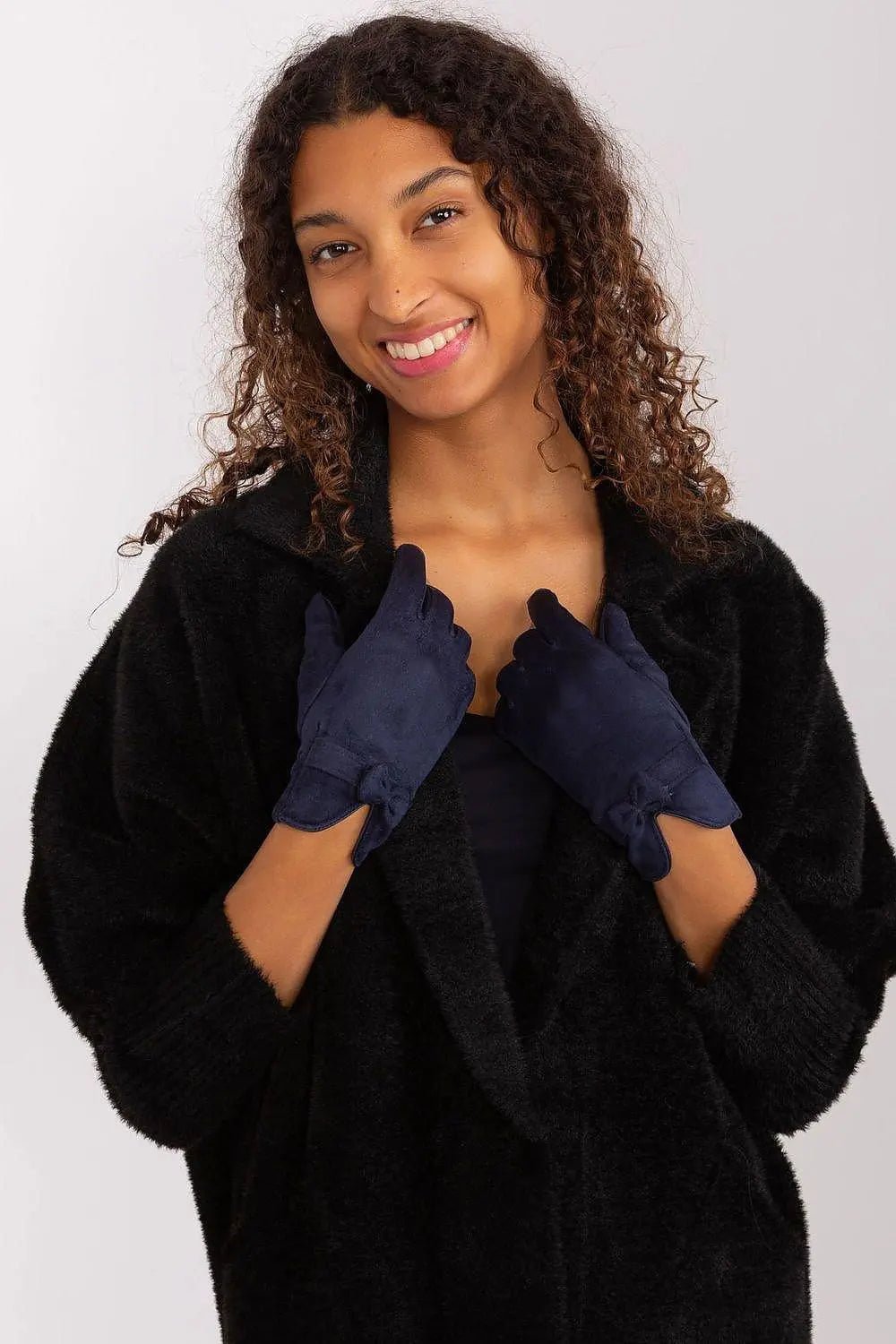 AT Gloves model 191353 - Honesty Sales