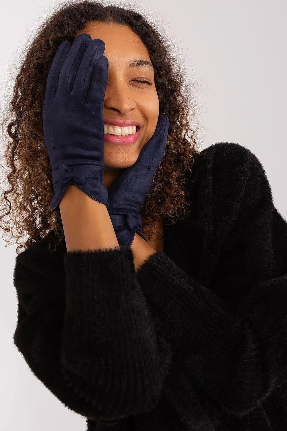 AT Gloves model 191353 - Honesty Sales