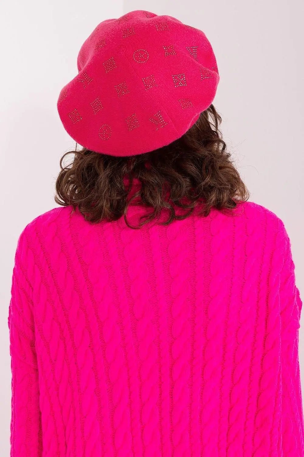 AT Knitted beret with interesting rhinestone application. - Honesty Sales