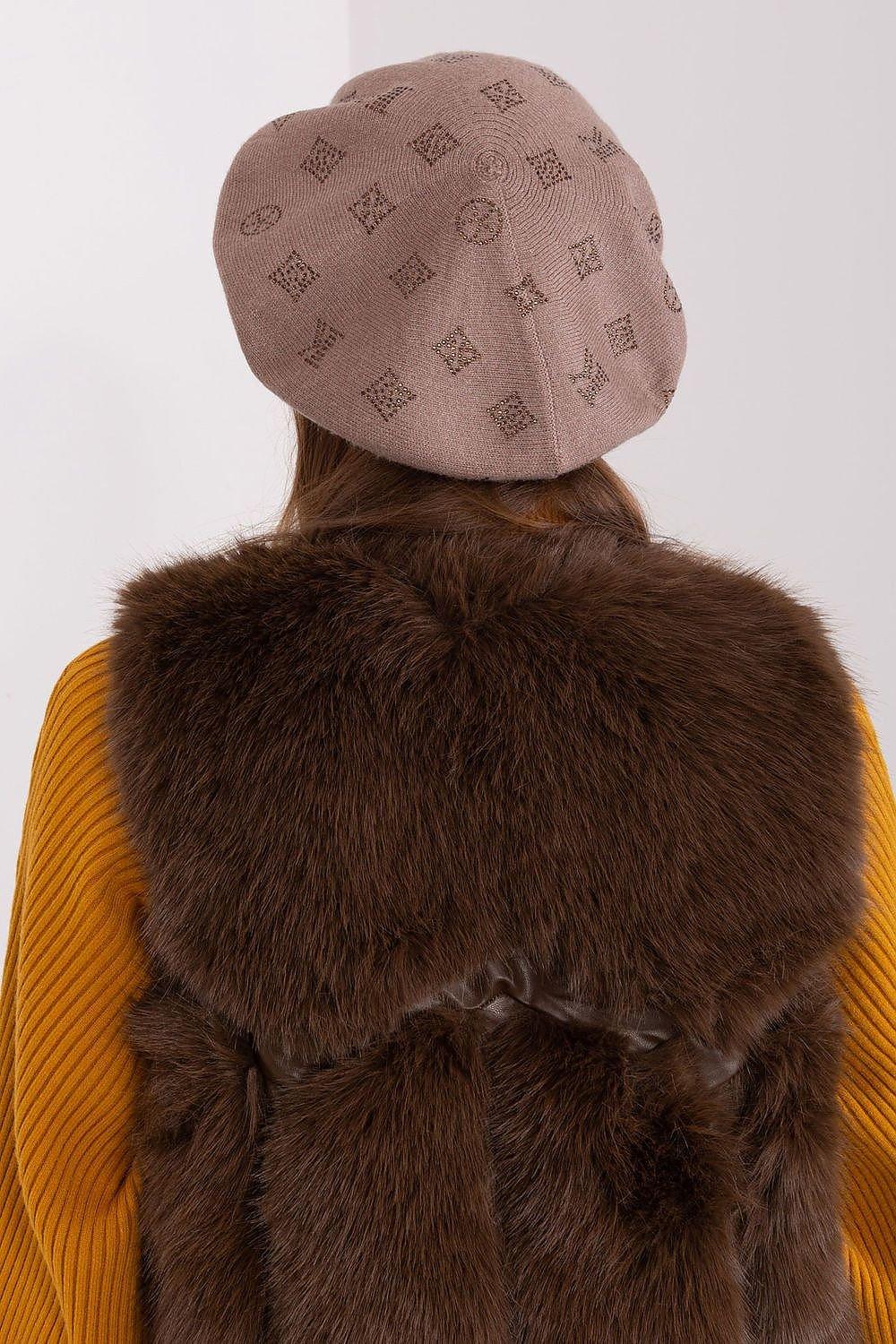AT Knitted beret with interesting rhinestone application. - Honesty Sales