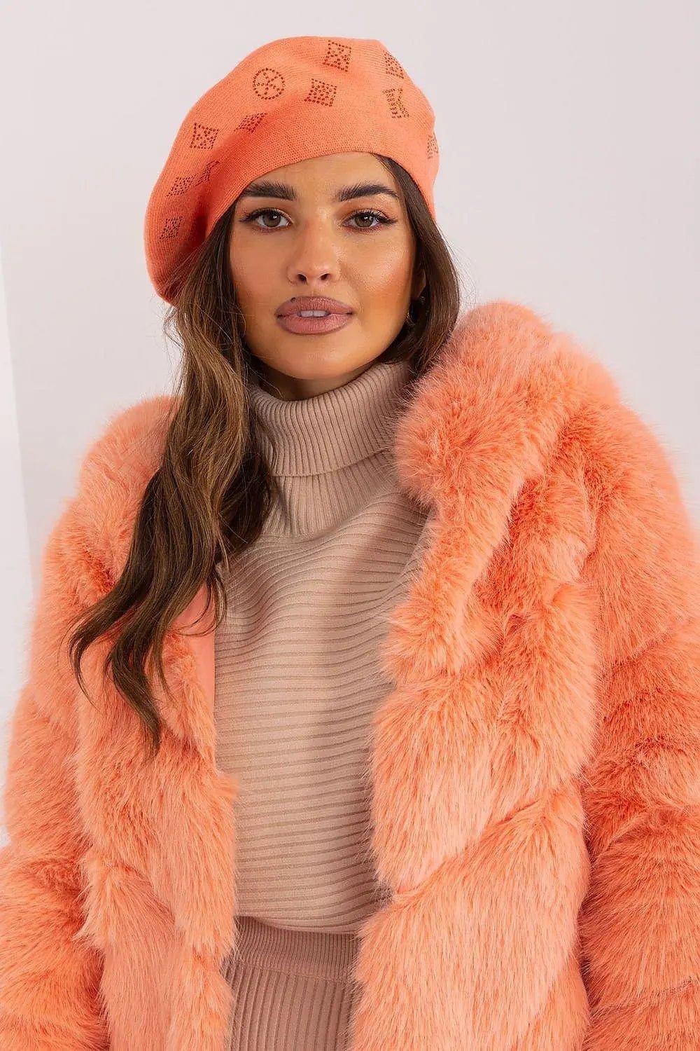 AT Knitted beret with interesting rhinestone application. - Honesty Sales
