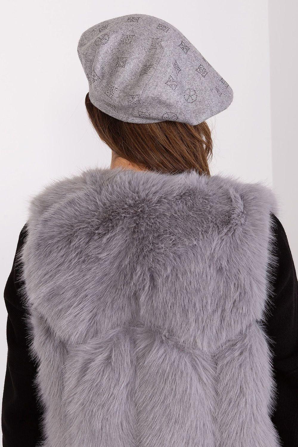 AT Knitted beret with interesting rhinestone application. - Honesty Sales