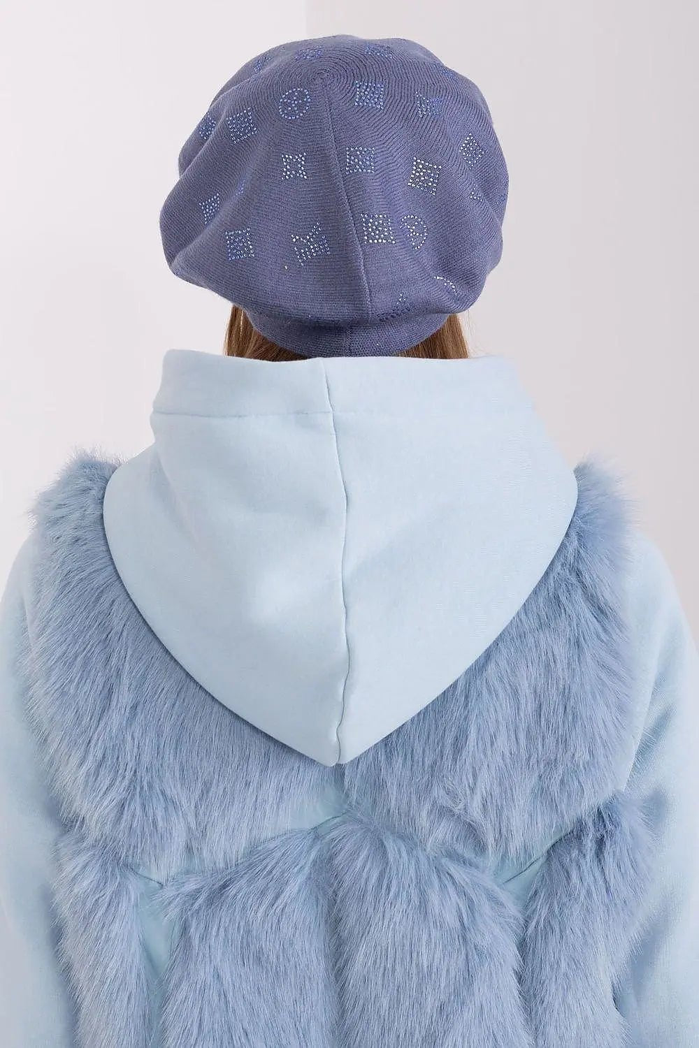 AT Knitted beret with interesting rhinestone application. - Honesty Sales