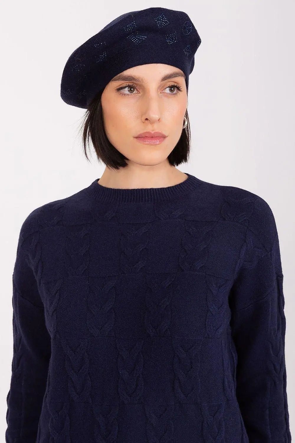AT Knitted beret with interesting rhinestone application. - Honesty Sales