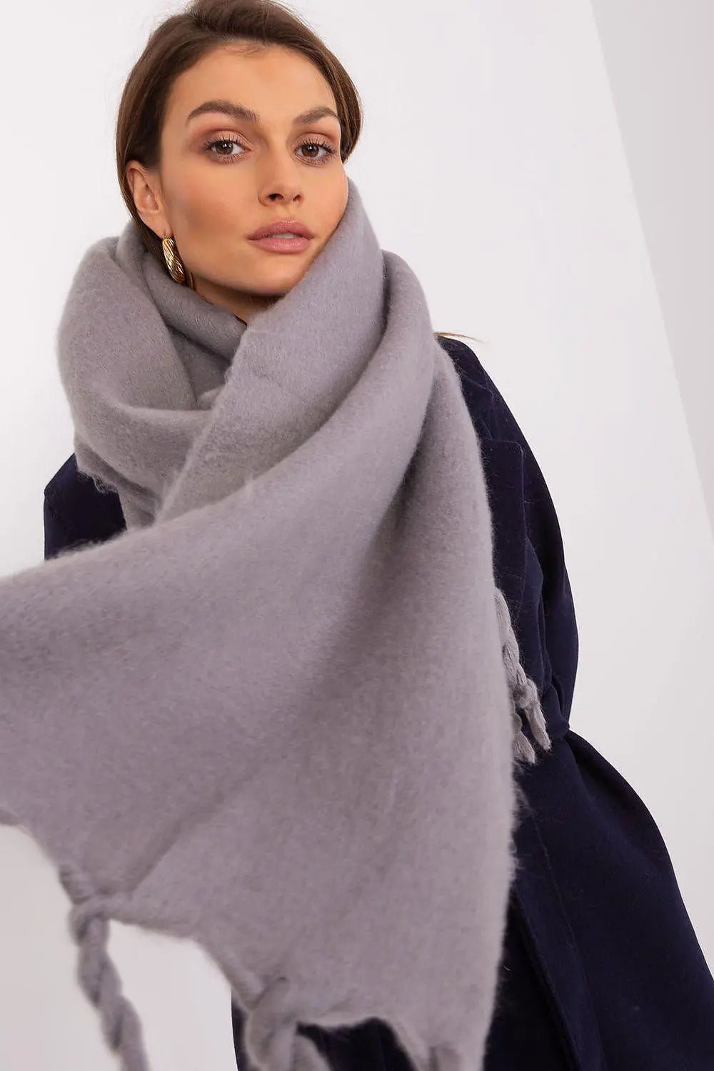 AT long, smooth-textured shawl - Honesty Sales