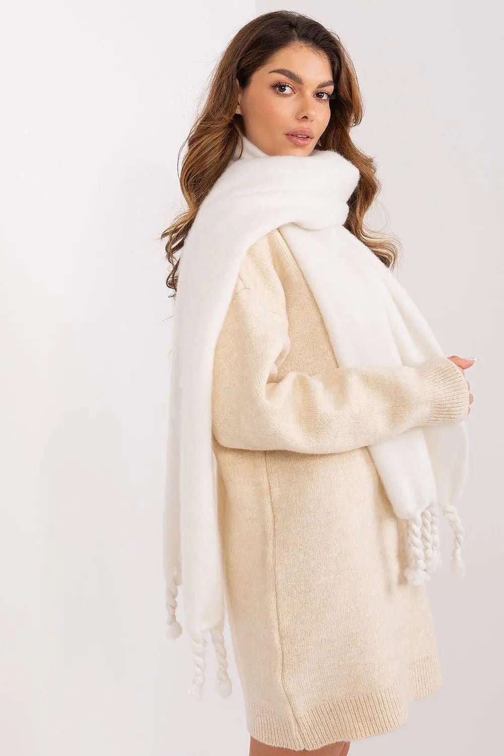 AT long, smooth-textured shawl - Honesty Sales